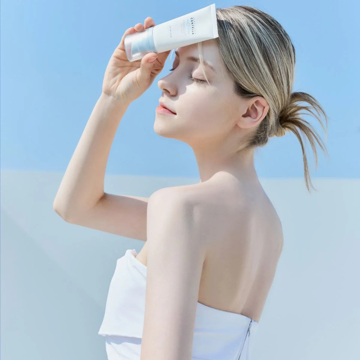 SKIN 1004: Hyalu-Cica Water-Fit Sun Serum SPF50+ PA++++